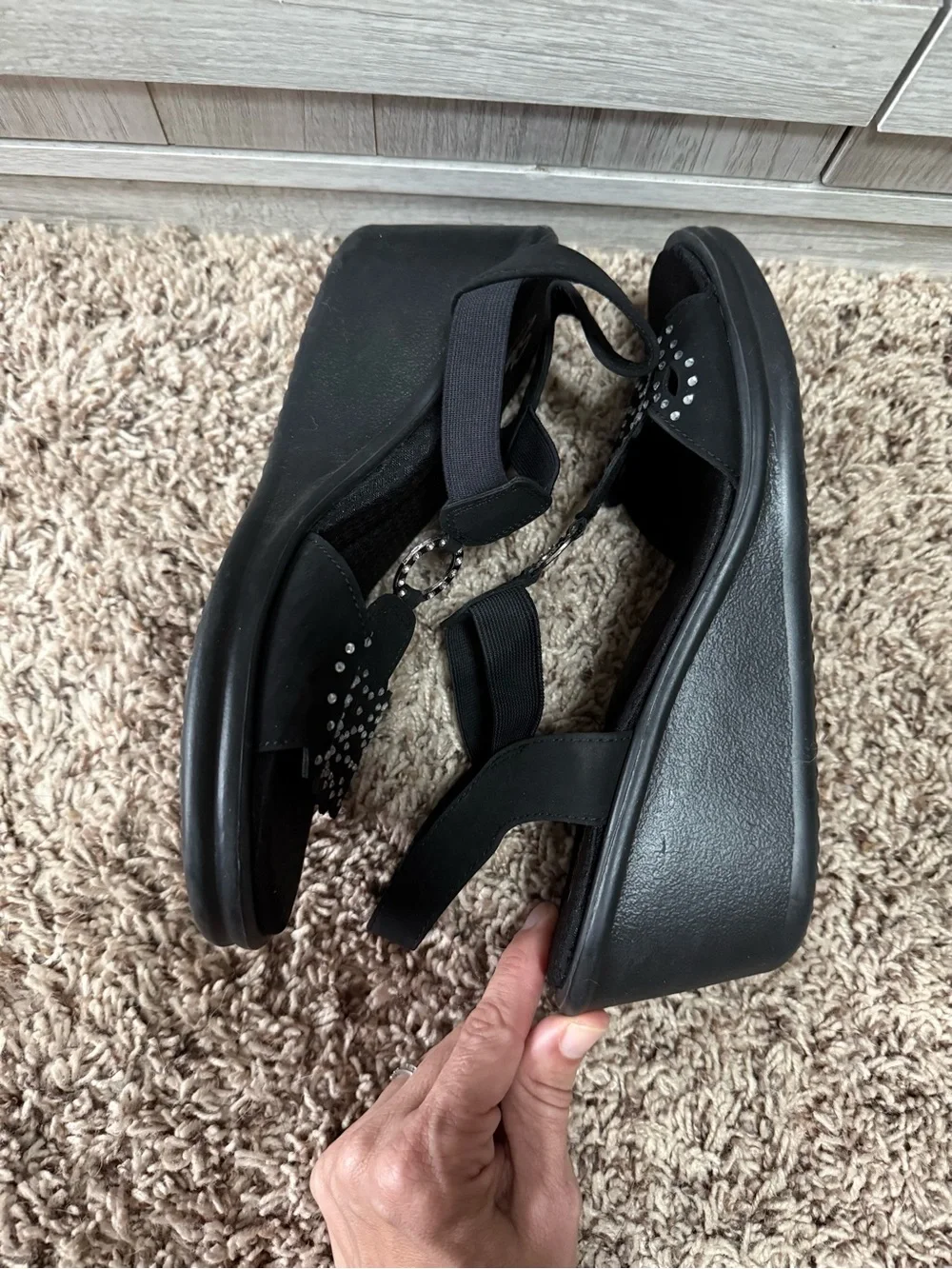 Skechers Rumblers Queen B Black Wedge Sandals Rhinestone NWOT Size 10